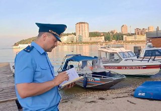 Судоводителю в Чебоксарах выписали штраф за перевозку детей на катере